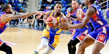 Mauricio Báez elimina a San Lázaro y enfrentará a San Carlos en la final del TBS Distrito 2025